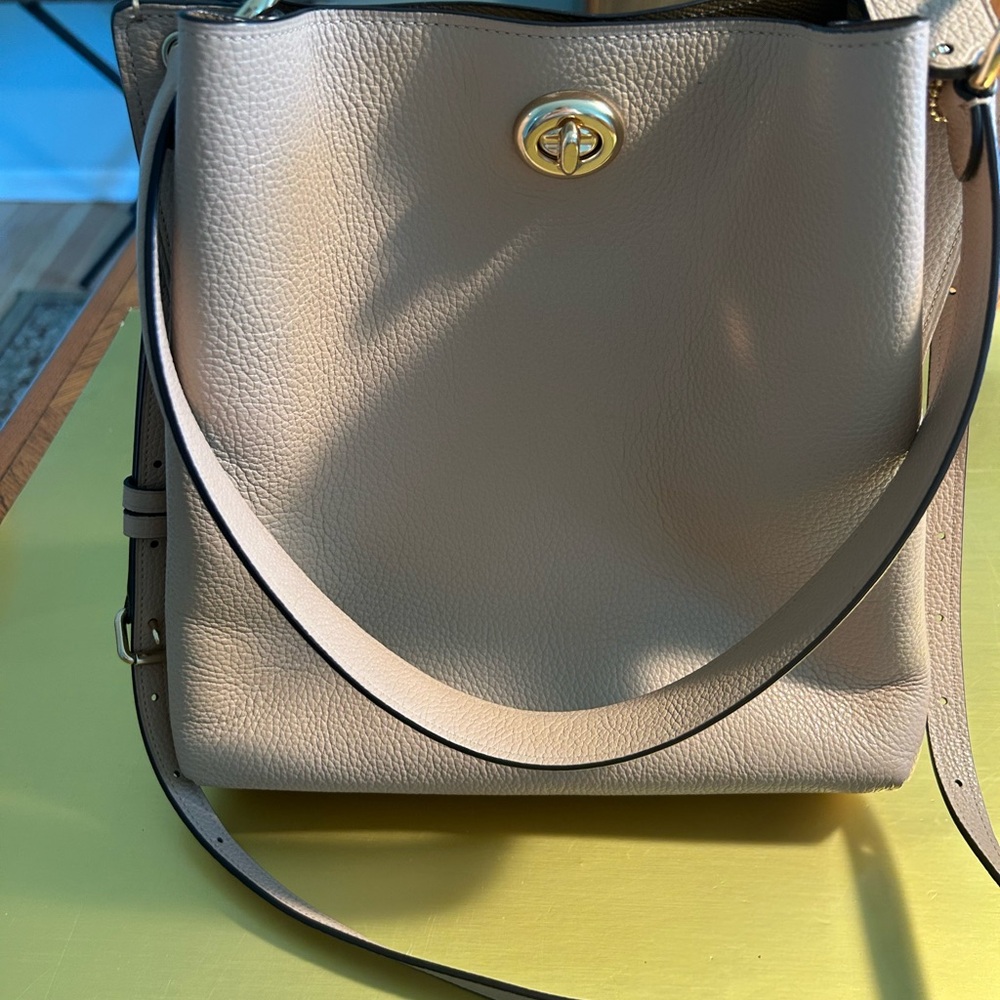 Like New Coach Willow Elegant Blush Pink Leather Shoulder Bag - Picture 2 of 12